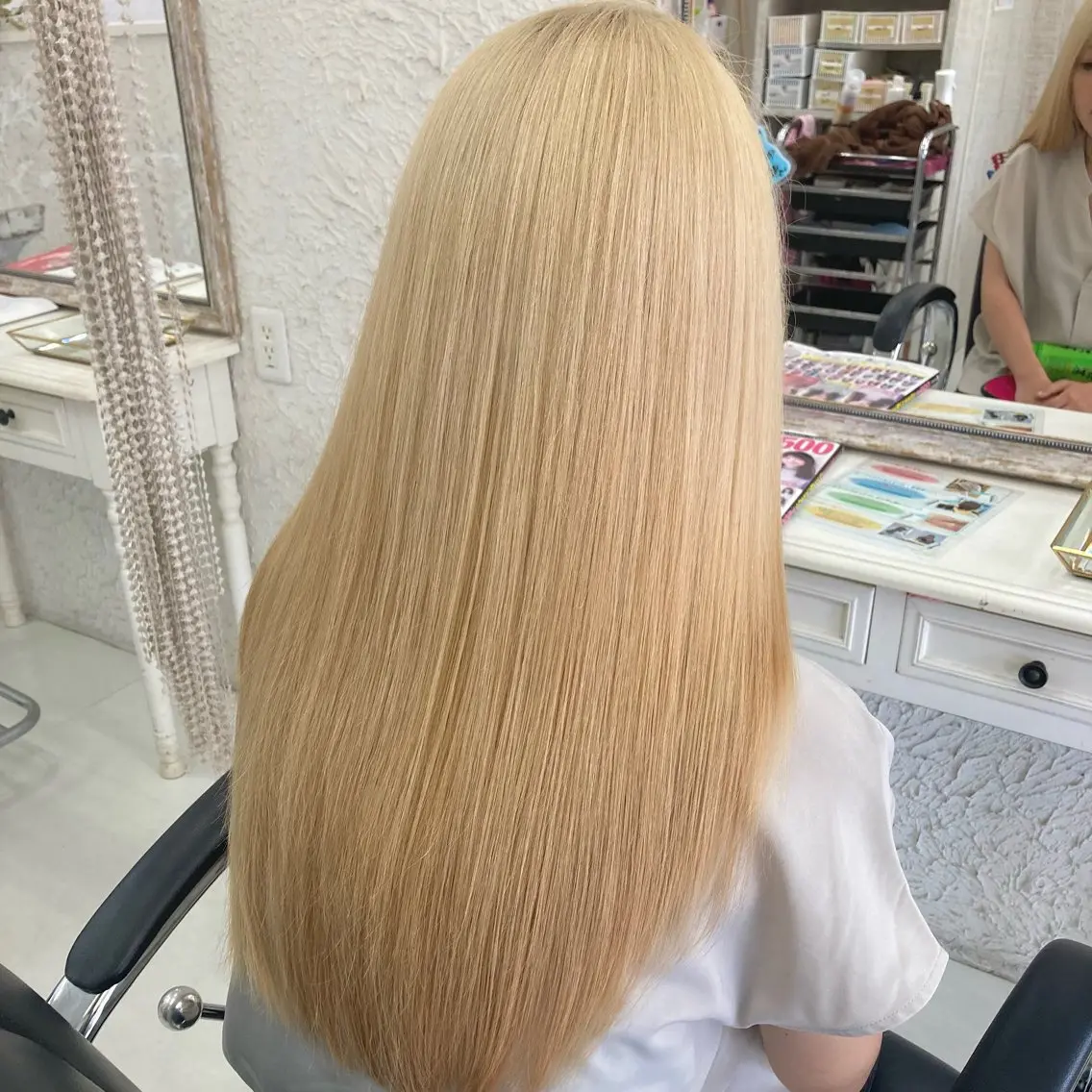ロング カラー ブリーチ ブロンド ヘアカラー トリートメント カラー職人 🍎IKUMI🍎のヘアスタイル