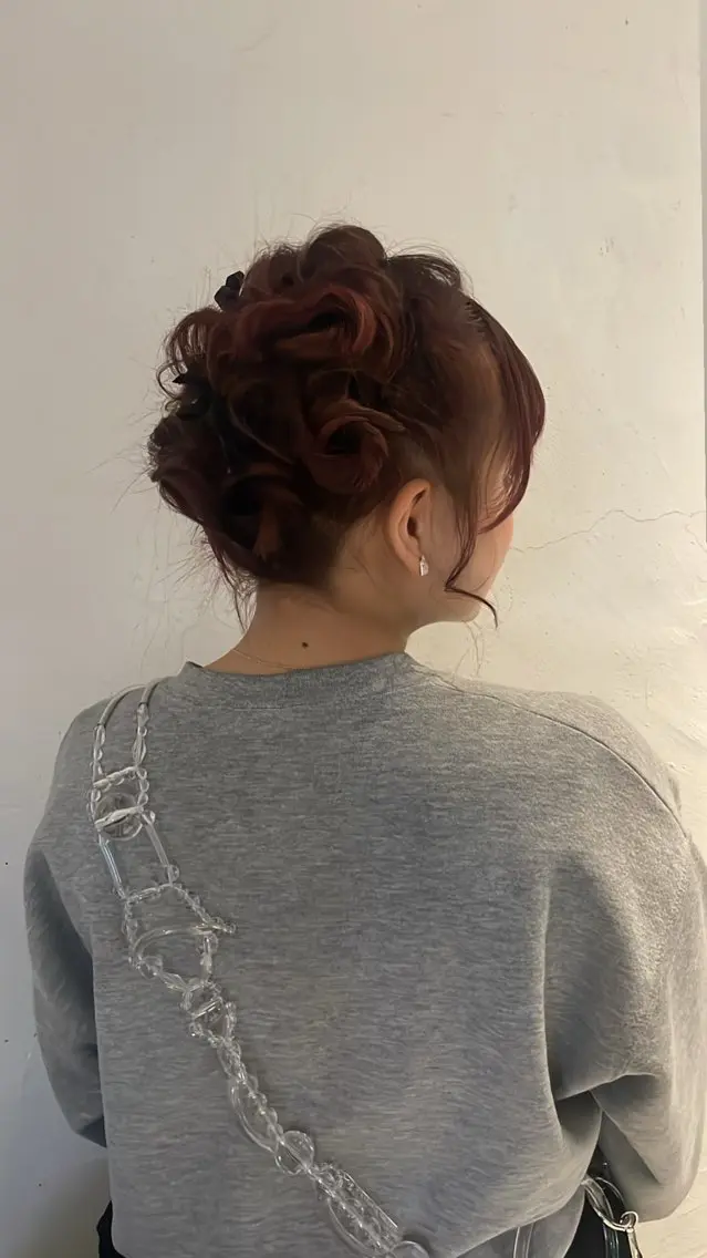 ヘアアレンジ ハイトーン/デザイン ハッシュカット/セナのヘアスタイル