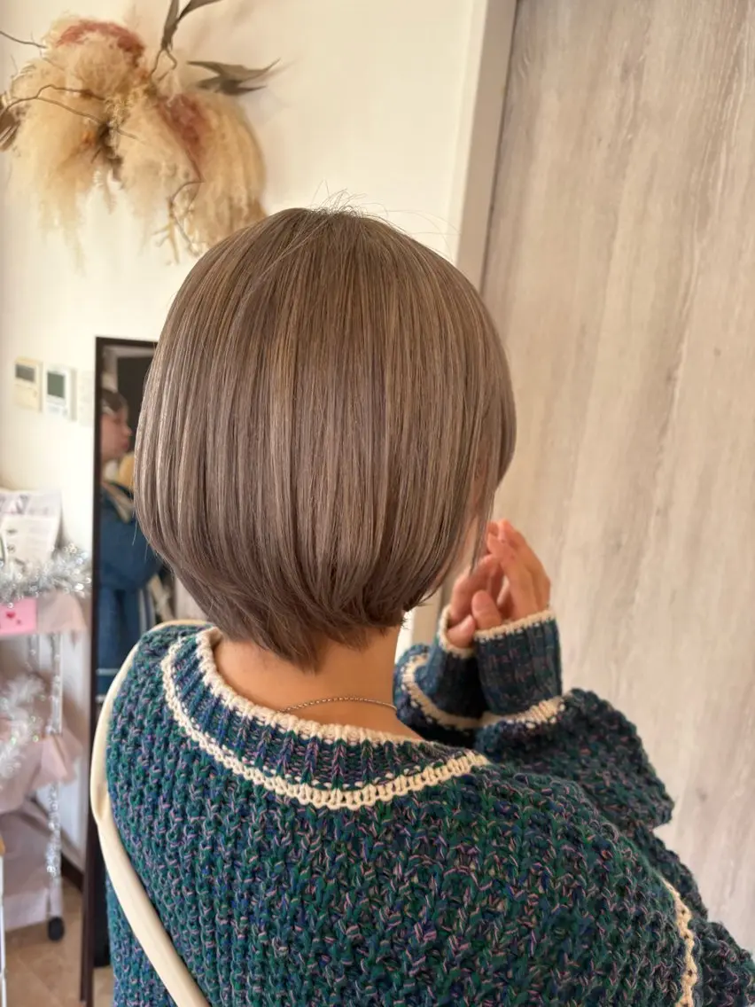 ショート ヘアカラー 衛藤 澄玲のヘアスタイル