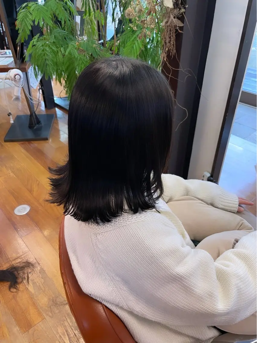 ミディアム 外ハネヘア ayaka |トレンドヘアのヘアスタイル