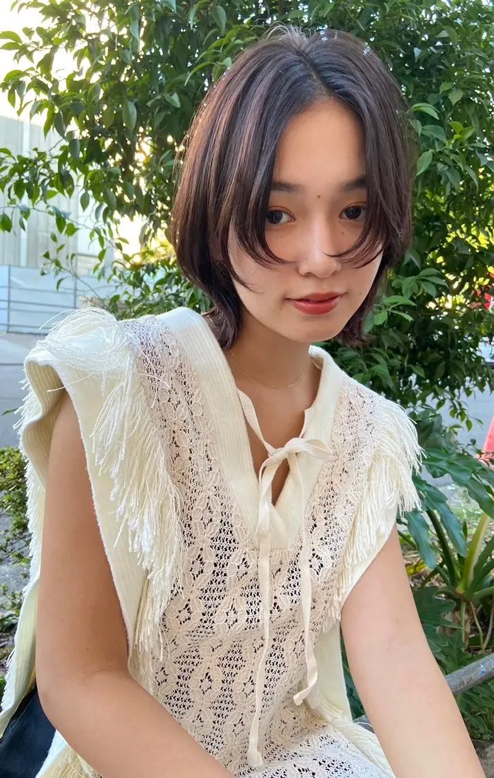 ミディアム 美容室 エンドのヘアスタイル