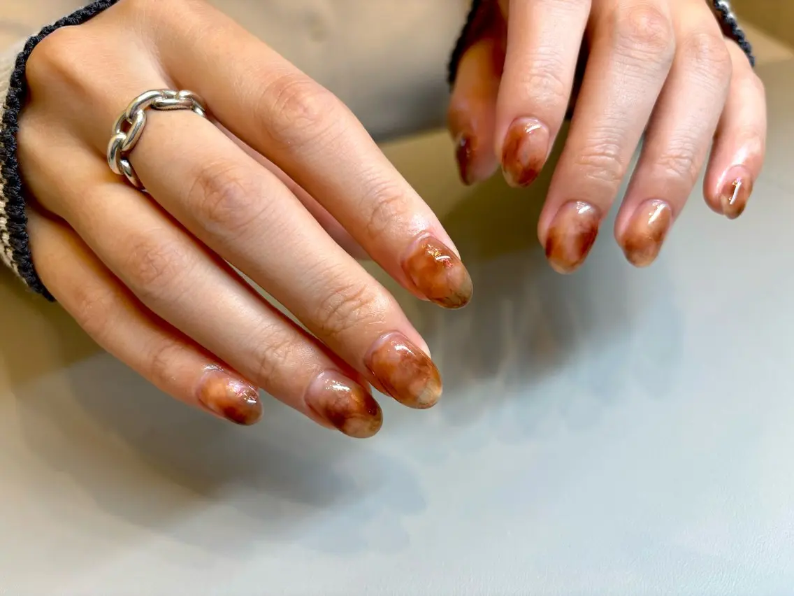 キッズ ネイル フットネイル ジェルネイル マグネットネイル ニュアンスネイル ワンカラーネイル illum hicariのネイルデザイン