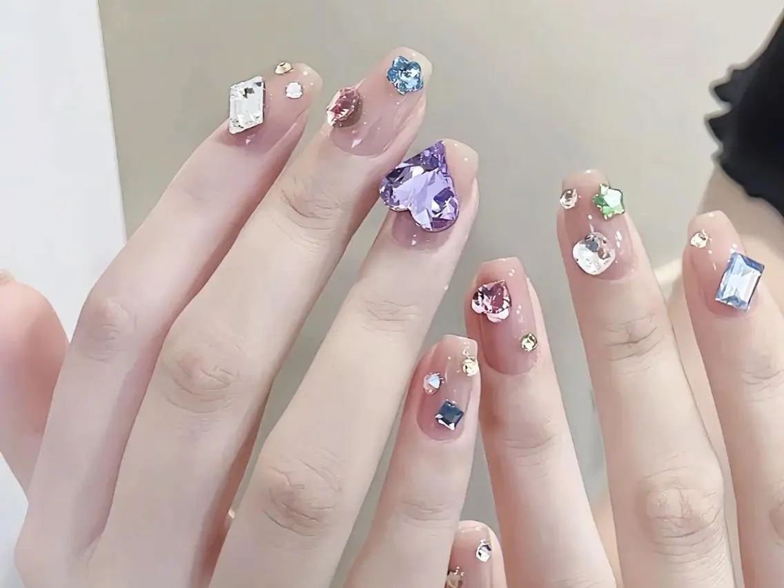 ネイル オーロラネイル チークネイル 長さ出し フットネイル フレンチネイル lily nailのネイルデザイン