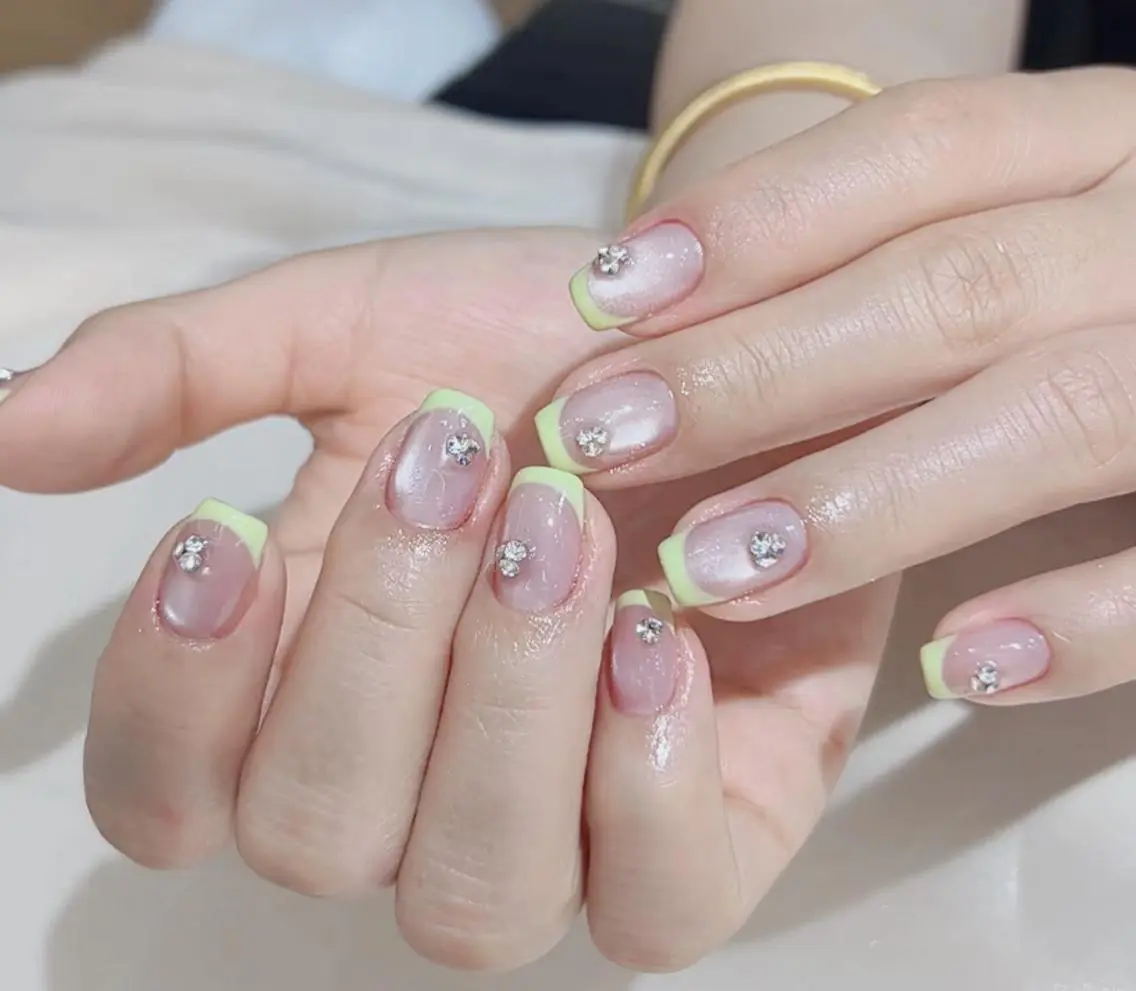 ネイル ハンドネイル 🎀 Ayaka_nailのネイルデザイン