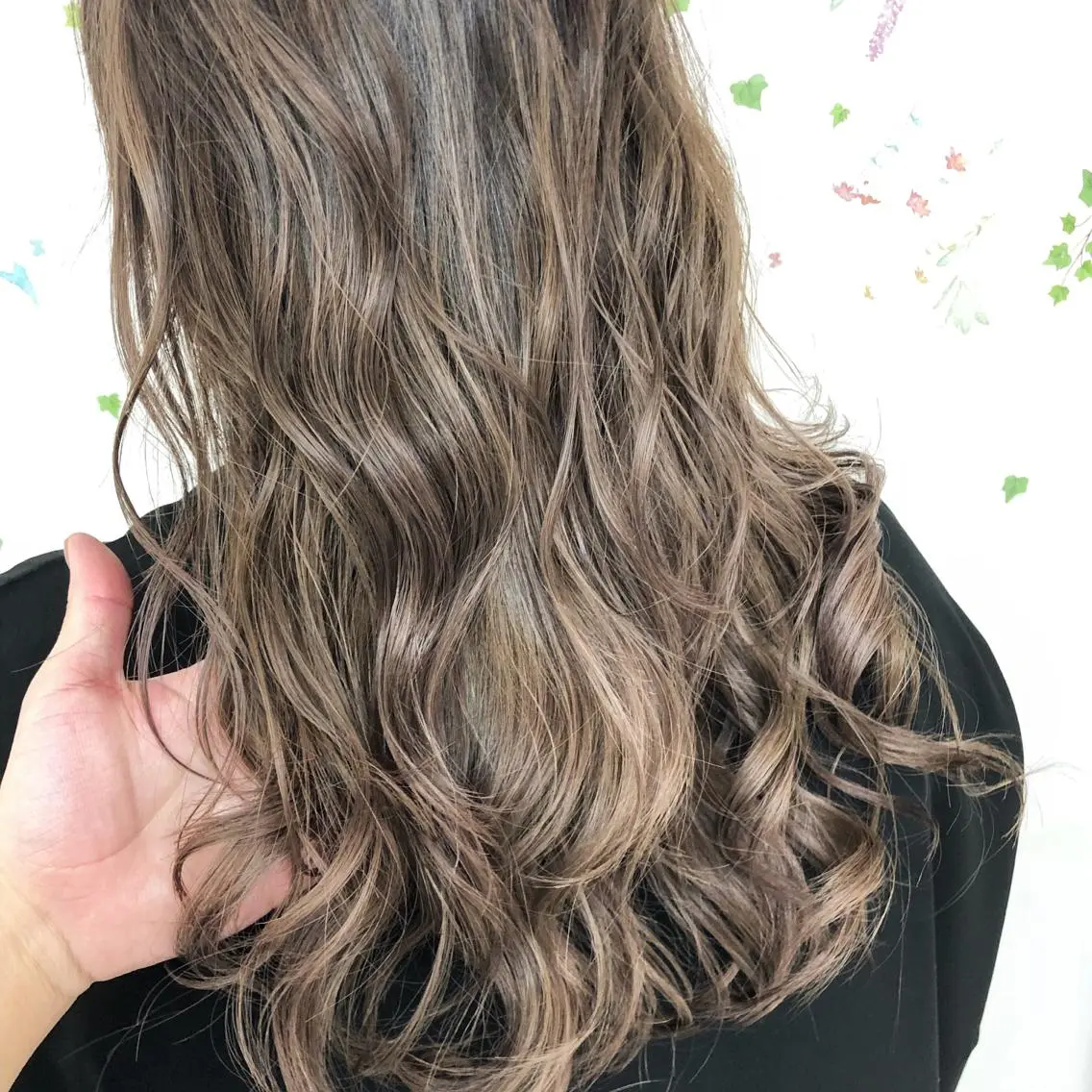 カラー アッシュ バレイヤージュ ブリーチ グラデーションカラー グレージュ 似合わせカット/ レイヤーカット/新谷のヘアスタイル