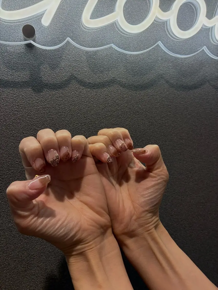 ネイル ニュアンスネイル ハンドネイル 白田 珊心のネイルデザイン