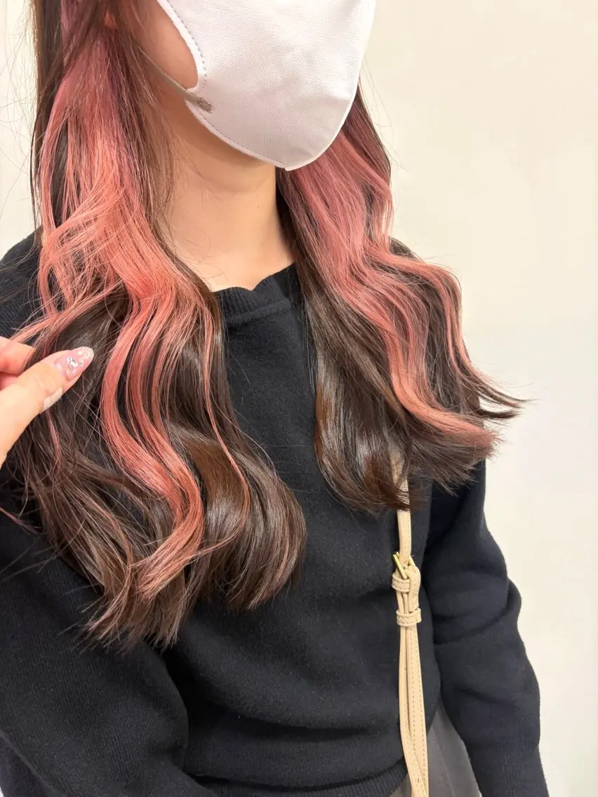 ロング カラー インナーカラー ピンクカラー ホワイトピンク ヘアカラー 安井まゆ _Box mico.のヘアスタイル