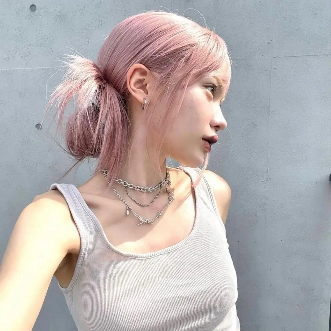 ロング カラー ベージュカラー ブリーチ ブロンド グレージュ ミルクティーベージュ 表参道/ハイライト バレイヤージュのヘアスタイル