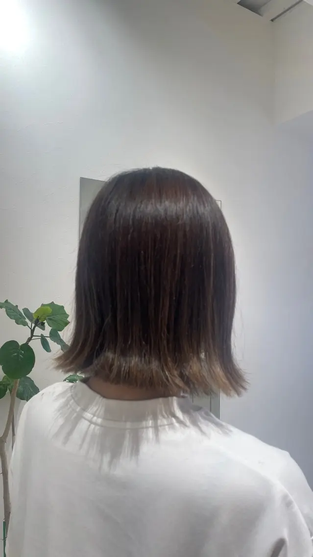 ミディアム ボブ 外ハネヘア 上原 彩乃のヘアスタイル