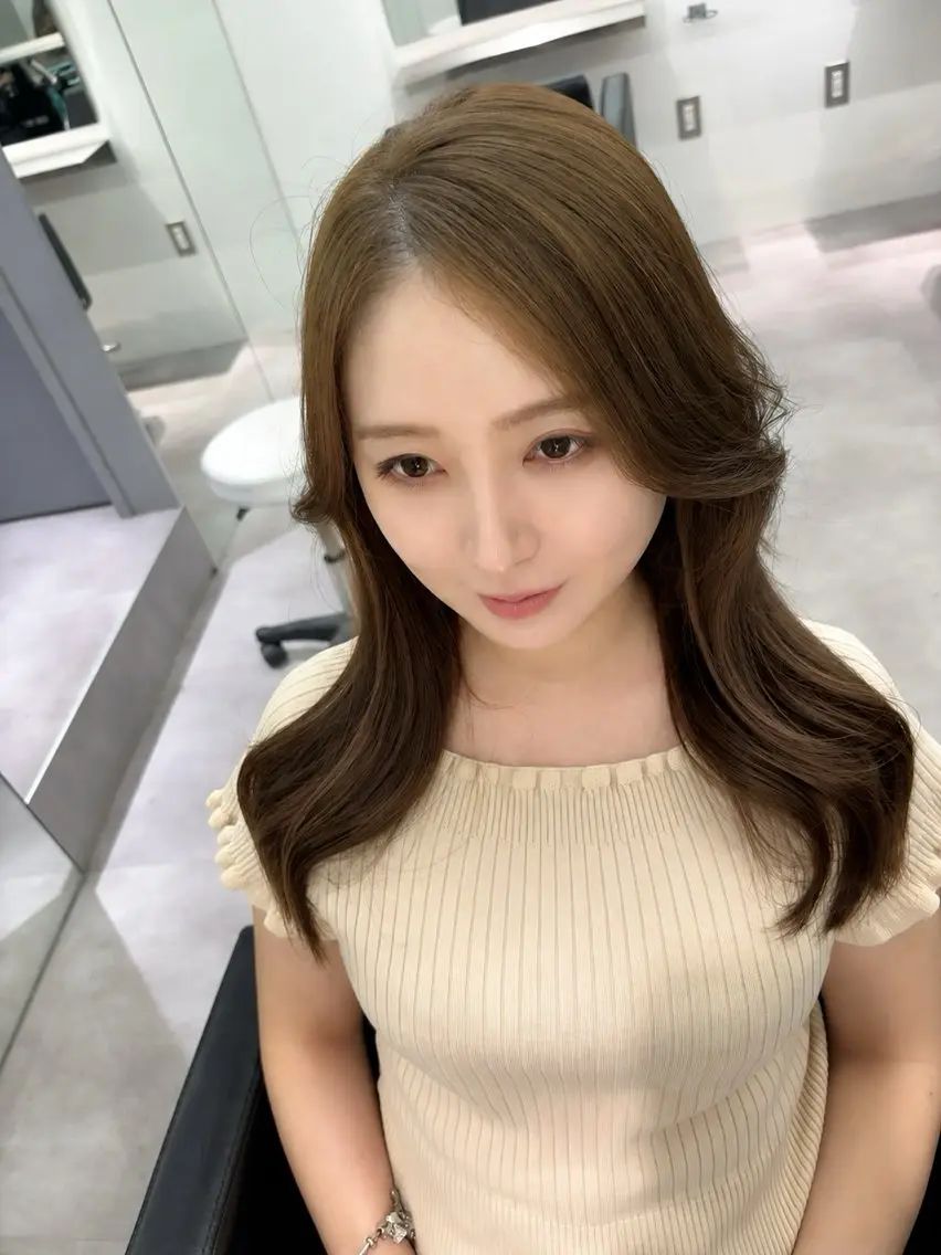 セミロング カラー ブリーチ ブラウンカラー ブリーチなしカラー カット ヘアカラー トリートメント 松井那津子 /ハイライトブリーチのヘアスタイル