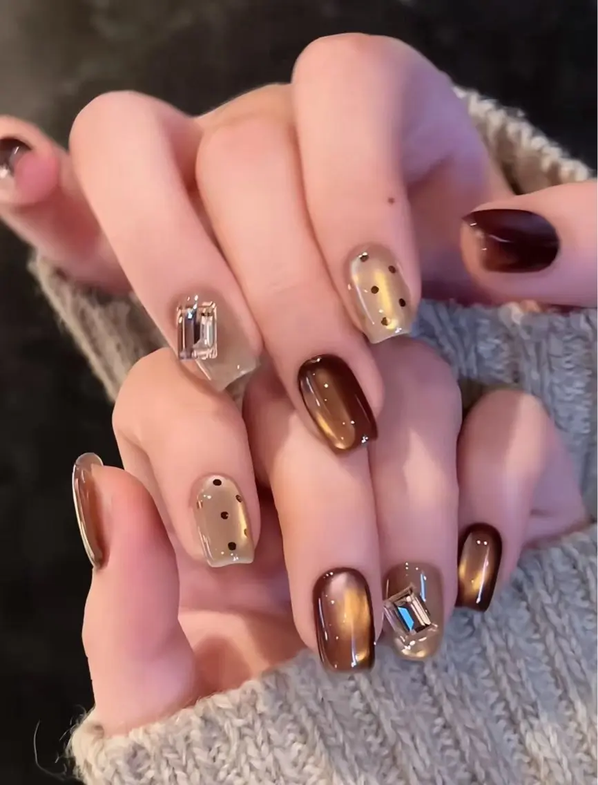 ネイル H3 Nail シロのネイルデザイン