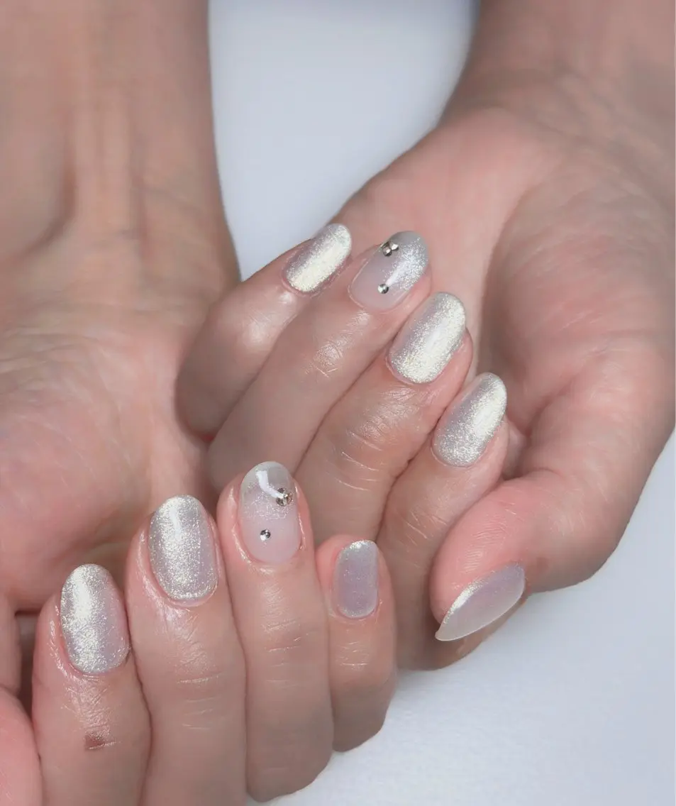 ネイル オーロラネイル 長さ出し フットネイル ラメ(グリッター) ラメグラデーション ハンドネイル 👍thumbs up nail👍のネイルデザイン