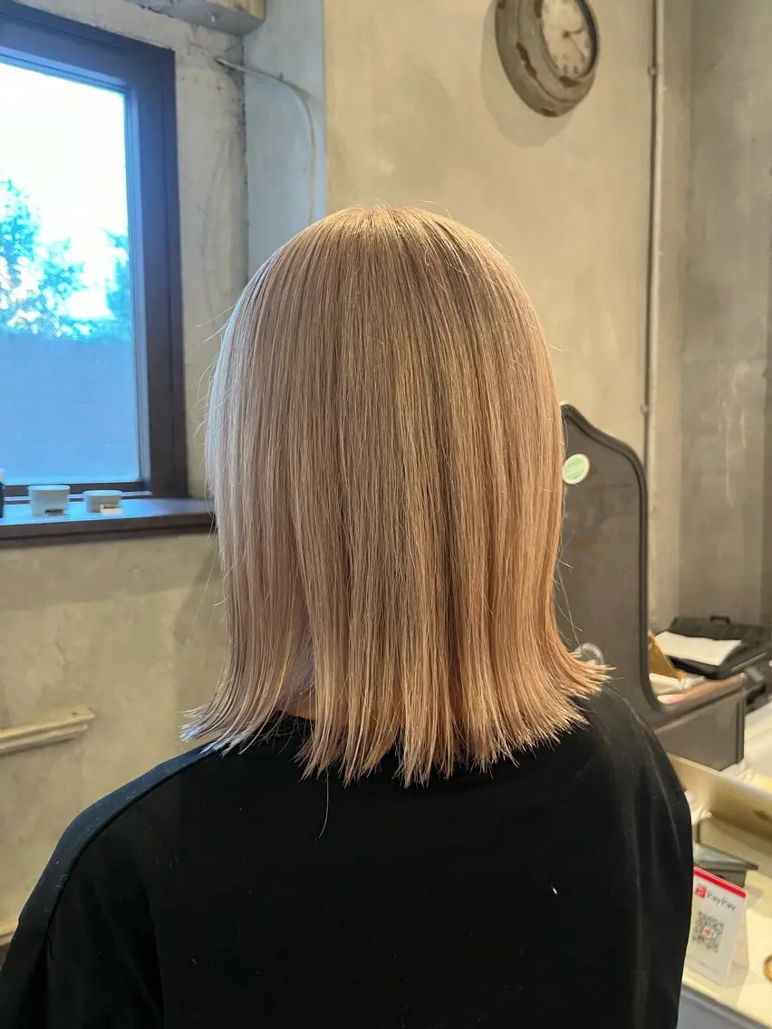 ロング カラー ベージュカラー ブリーチ 透明感カラー ハイトーンカラー ハイトーンベージュ ヘアカラー トリートメント 🧃Kawakami kotomi🧃のヘアスタイル