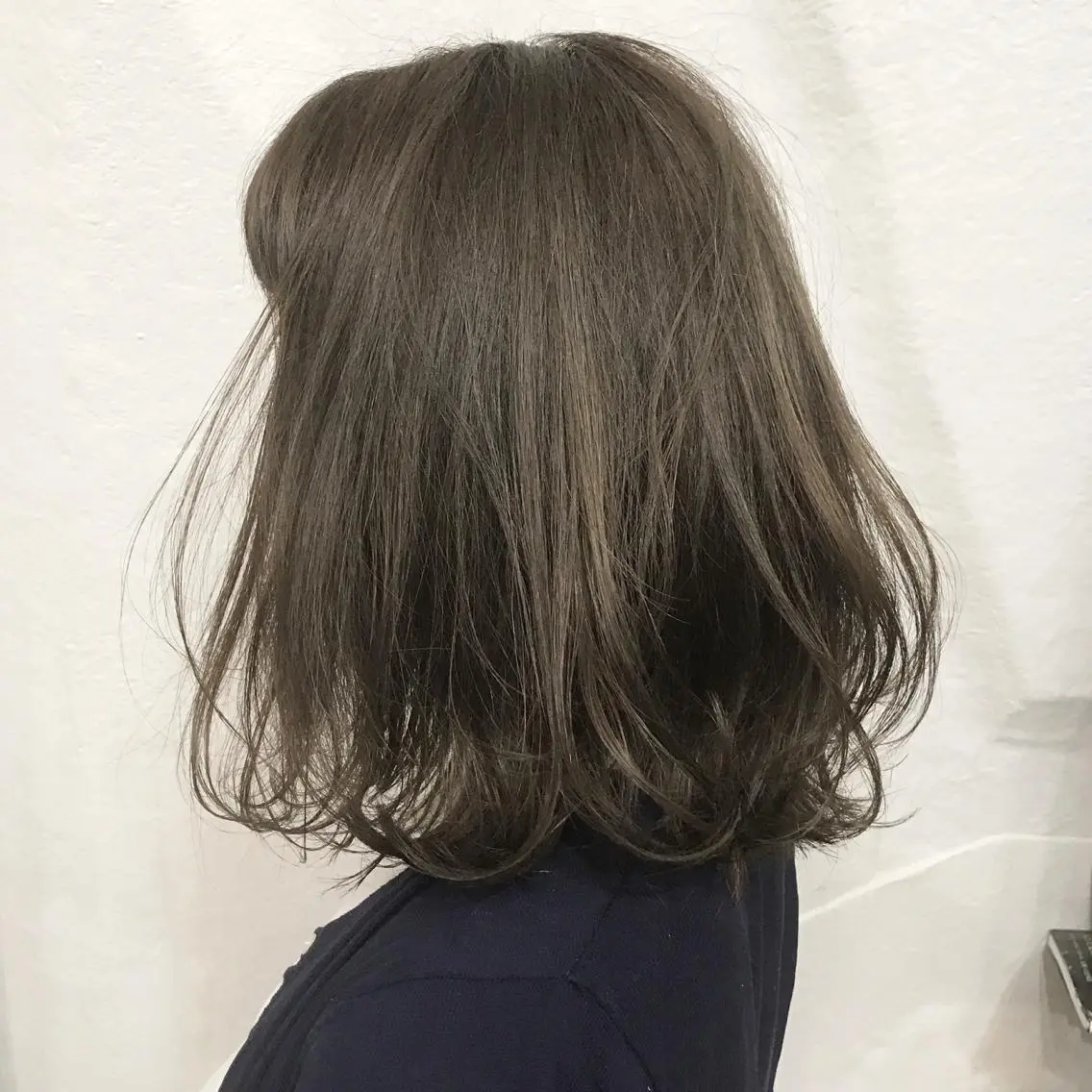 ミディアム カラー アッシュ ハイライトカラー ホワイトアッシュ 3Dハイライト ハイライト K-POP好き美容師 🇰🇷Kai.Yのヘアスタイル