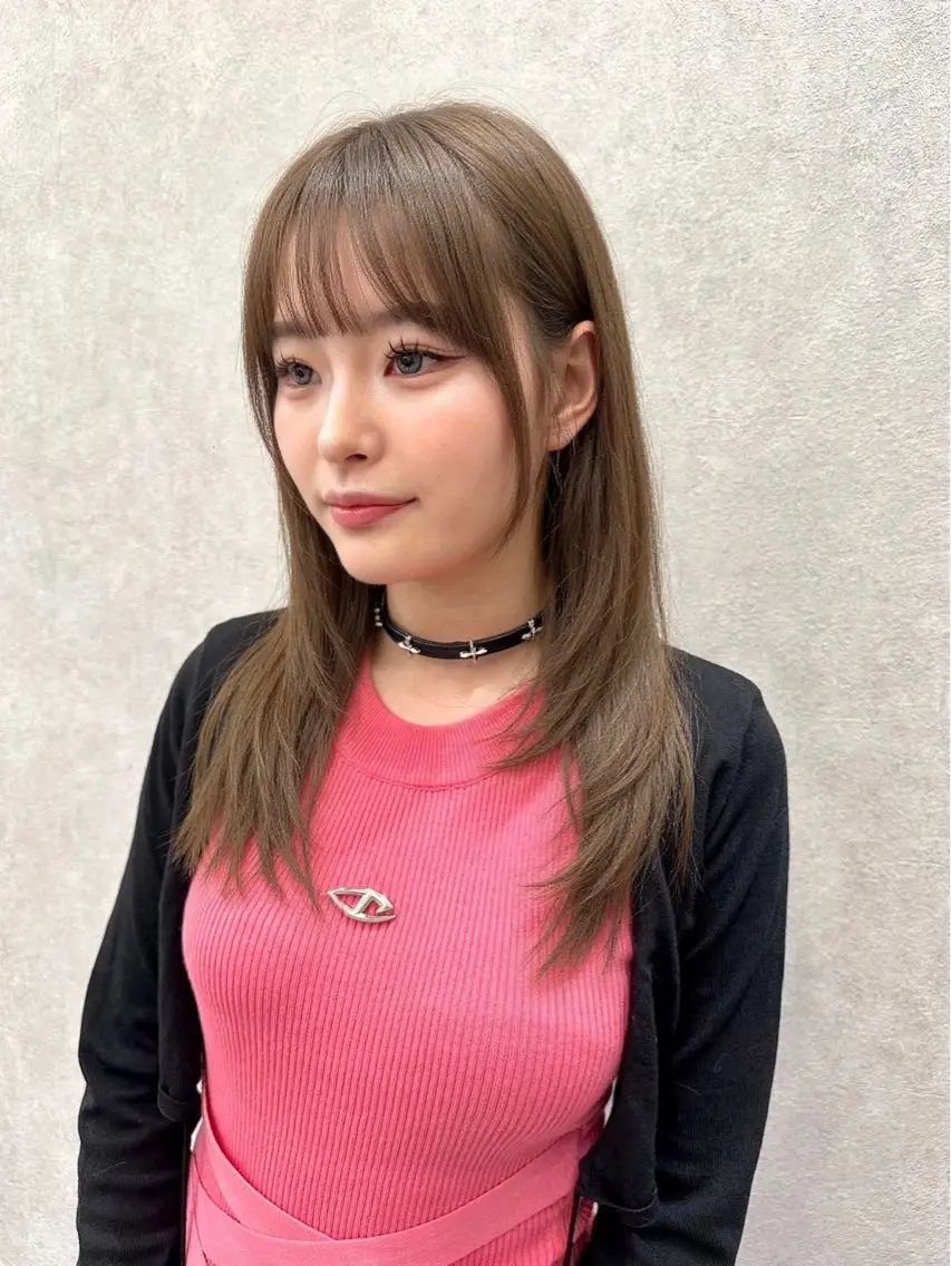ミディアム カラー ヘアカラー トリートメント tomoya 透明感のグレージュのヘアスタイル