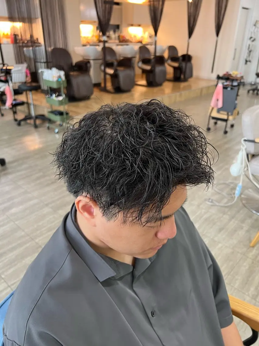 ショート パーマ メンズ 韓国風 くすみカラー パーマKOUKIのヘアスタイル