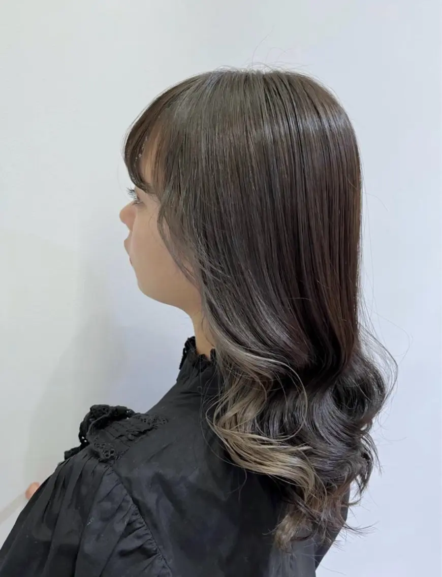 ミディアム カラー カット ヘアカラー 酸性ストレート🫧 パーマ💫／ヒロトのヘアスタイル