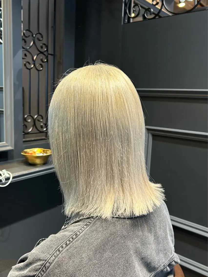 ミディアム カラー ヘアアレンジ ヘアカラー トリートメント 李奈🌼レイヤー/ 透明感カラーブリーチのヘアスタイル