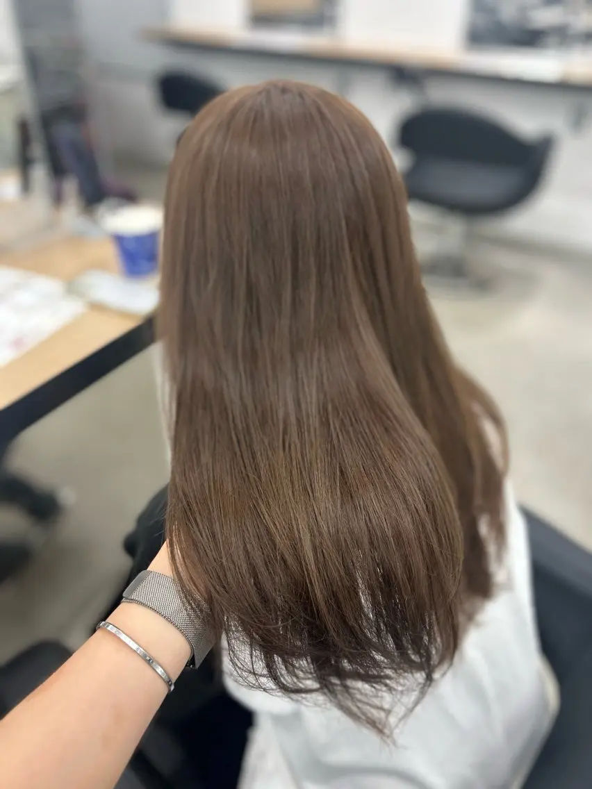 ロング カラー ヘアカラー トリートメント ヘッドスパ ヘアセット YUKA🤍ベージュ /ミルクティーのヘアスタイル
