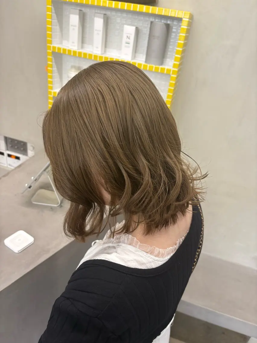 ミディアム カラー ブリーチ カット ヘアカラー トリートメント トレンドカラー🥣／ ヘアアレンジ✩.*˚のヘアスタイル