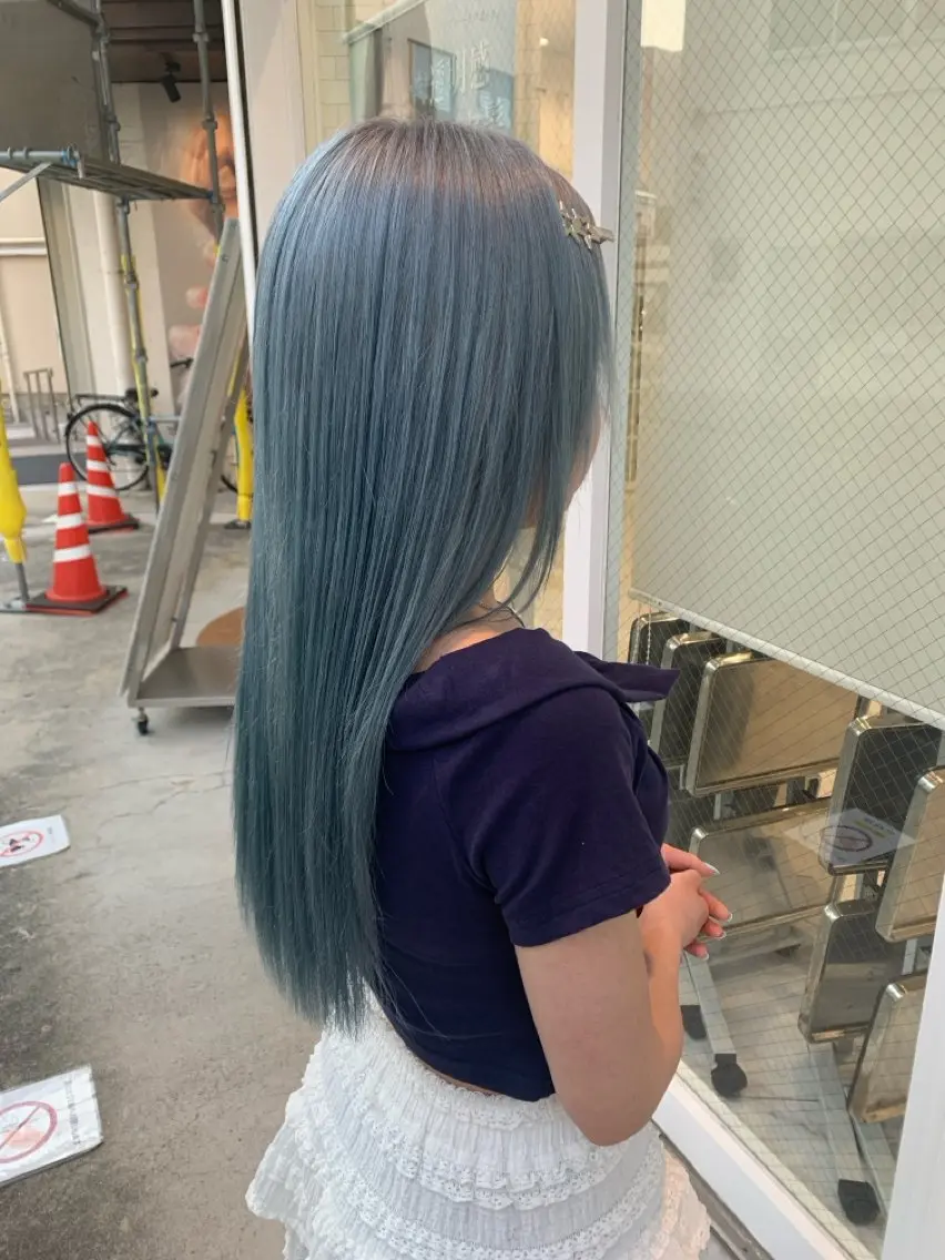 カット＋トリプルカラー(イルミナカラーとケアブリーチ使用)の写真