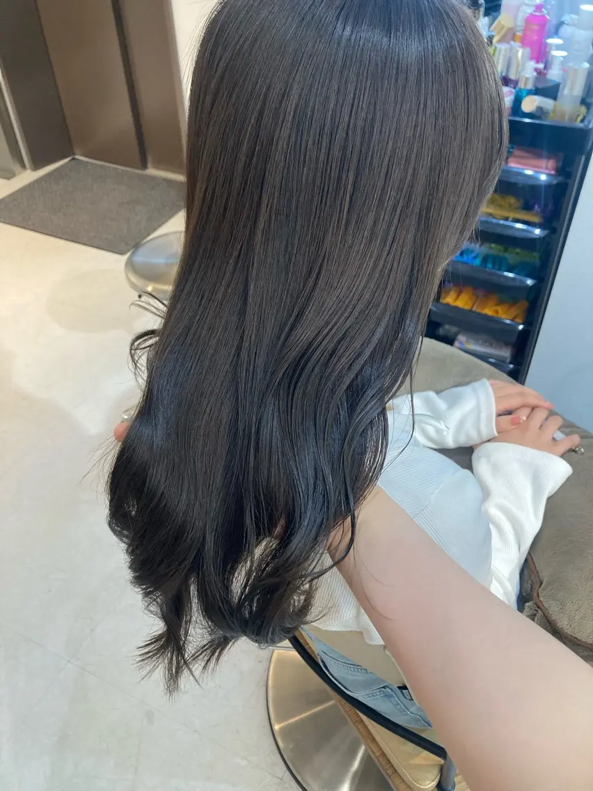 ロング ✨色持ちの良い艶 カラー✨蟹江真世のヘアスタイル