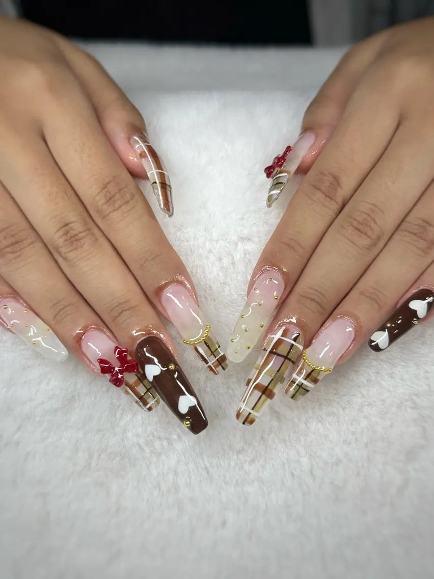 ネイル Noir nails aikaのネイルデザイン