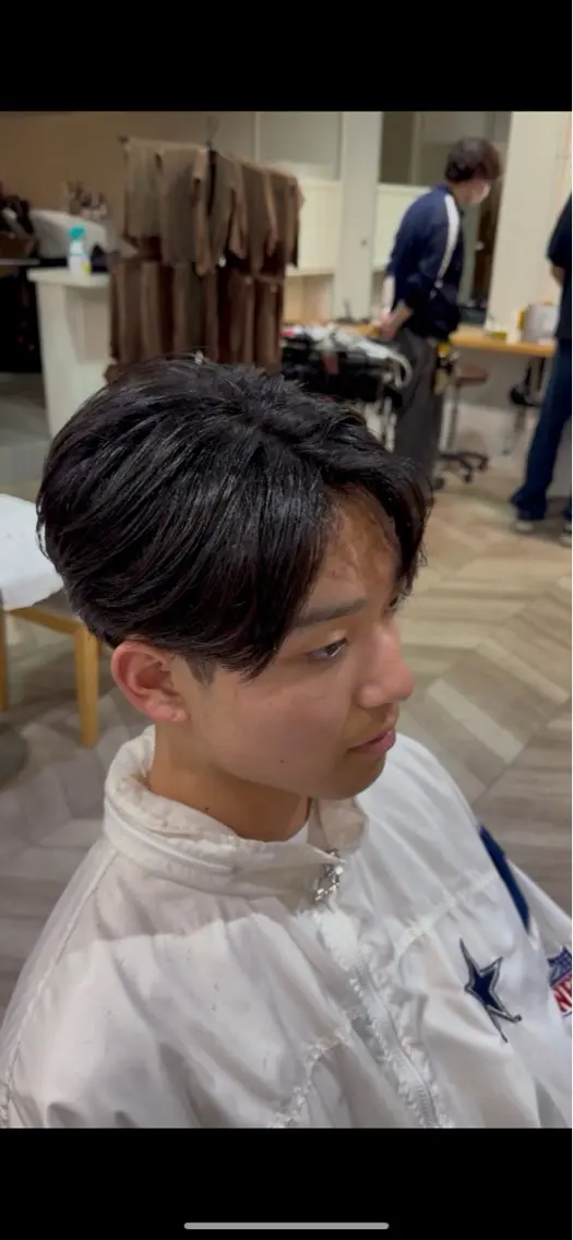 メンズ ビジネス センターパート メンズ韓国風 学生（メンズ向け） 稲村 和己のヘアスタイル