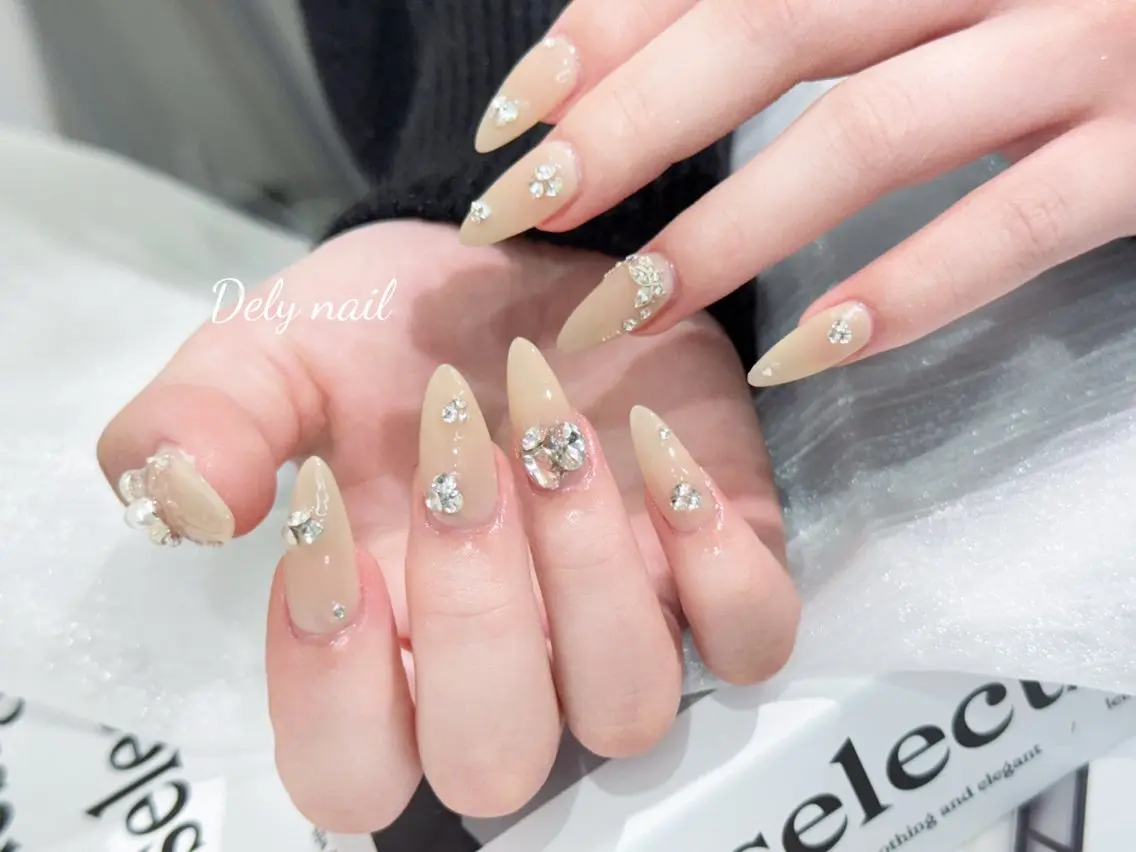 ネイル フレンチネイル ガラスフレンチ 韓国ネイル ニュアンスネイル ネイルチップ ハンドネイル Dely Nailのネイルデザイン