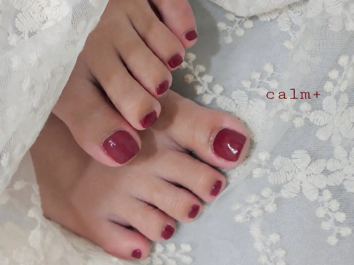 ネイル ボルドー フットネイル フットネイル nail salon calm+　渡部のネイルデザイン
