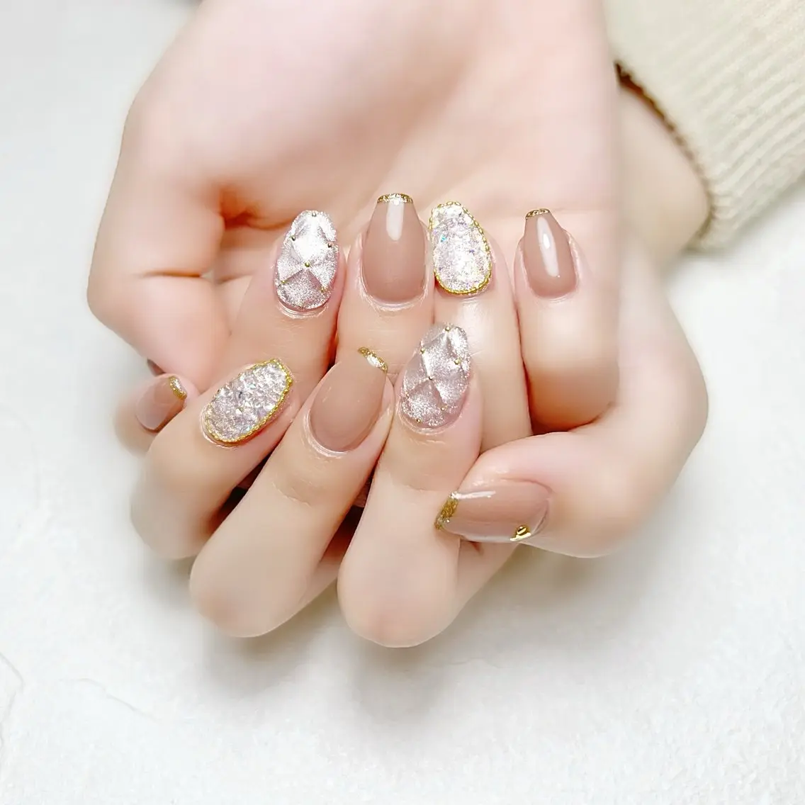 ネイル ガーリー キラキラネイル ラメ(グリッター) シルバー ワンホンネイル rouse nail RISATOのネイルデザイン