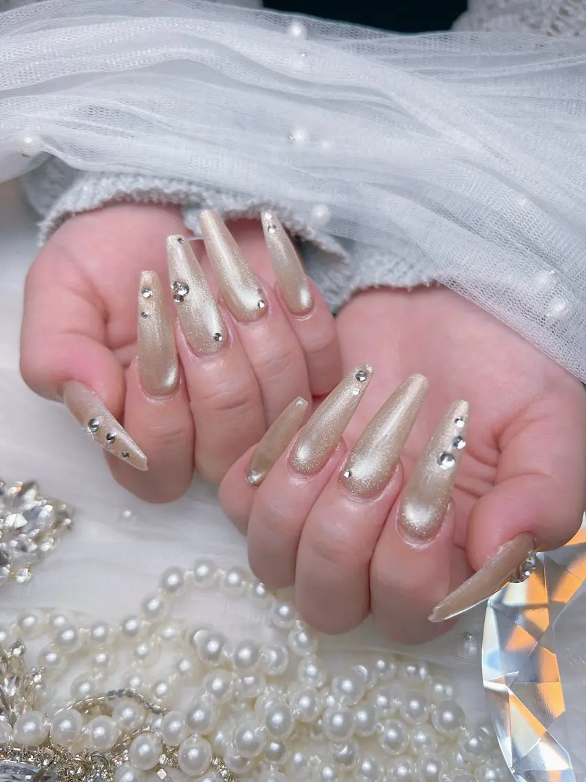 ネイル アートネイル オーロラネイル チークネイル 長さ出し フットネイル Miya _nailのネイルデザイン