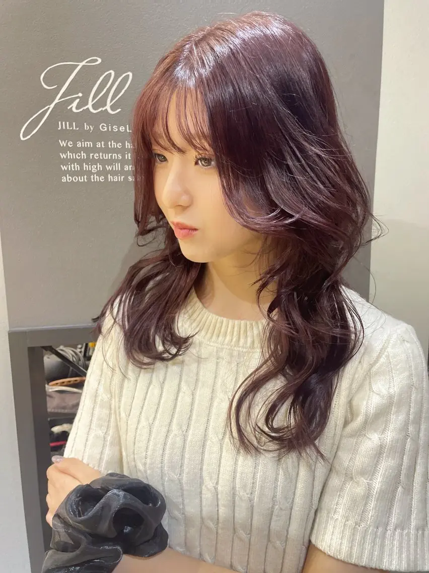 カラー カシス レッドカラー AIRI layer cut hairのヘアスタイル