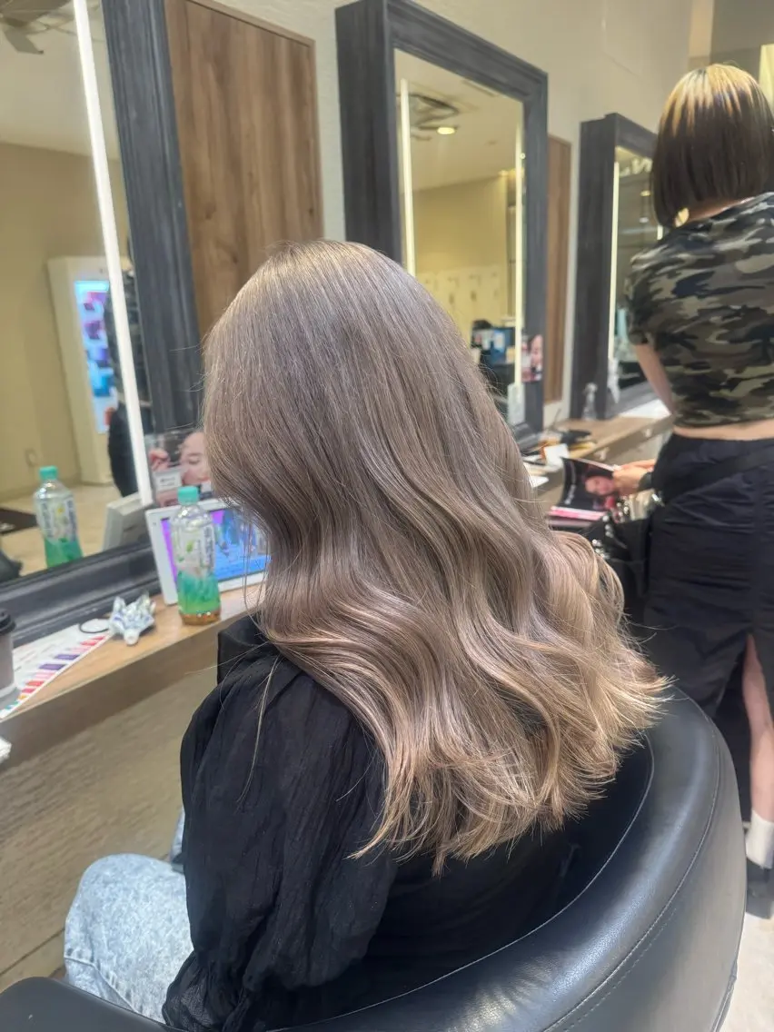 ロング カラー ヘアカラー トリートメント さら艶レイヤーカット 🩶Suzuneのヘアスタイル