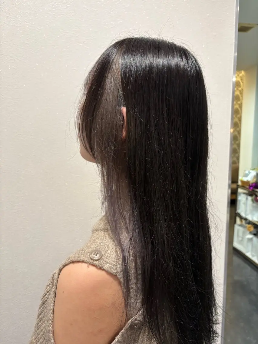 カラー ヘアカラー 沢木 陽菜のヘアスタイル