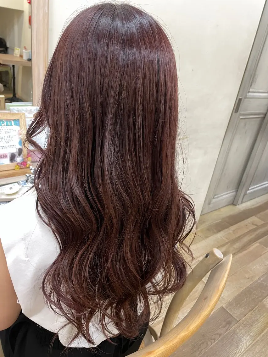 ロング ピンクブラウン 玉邑 美菜のヘアスタイル