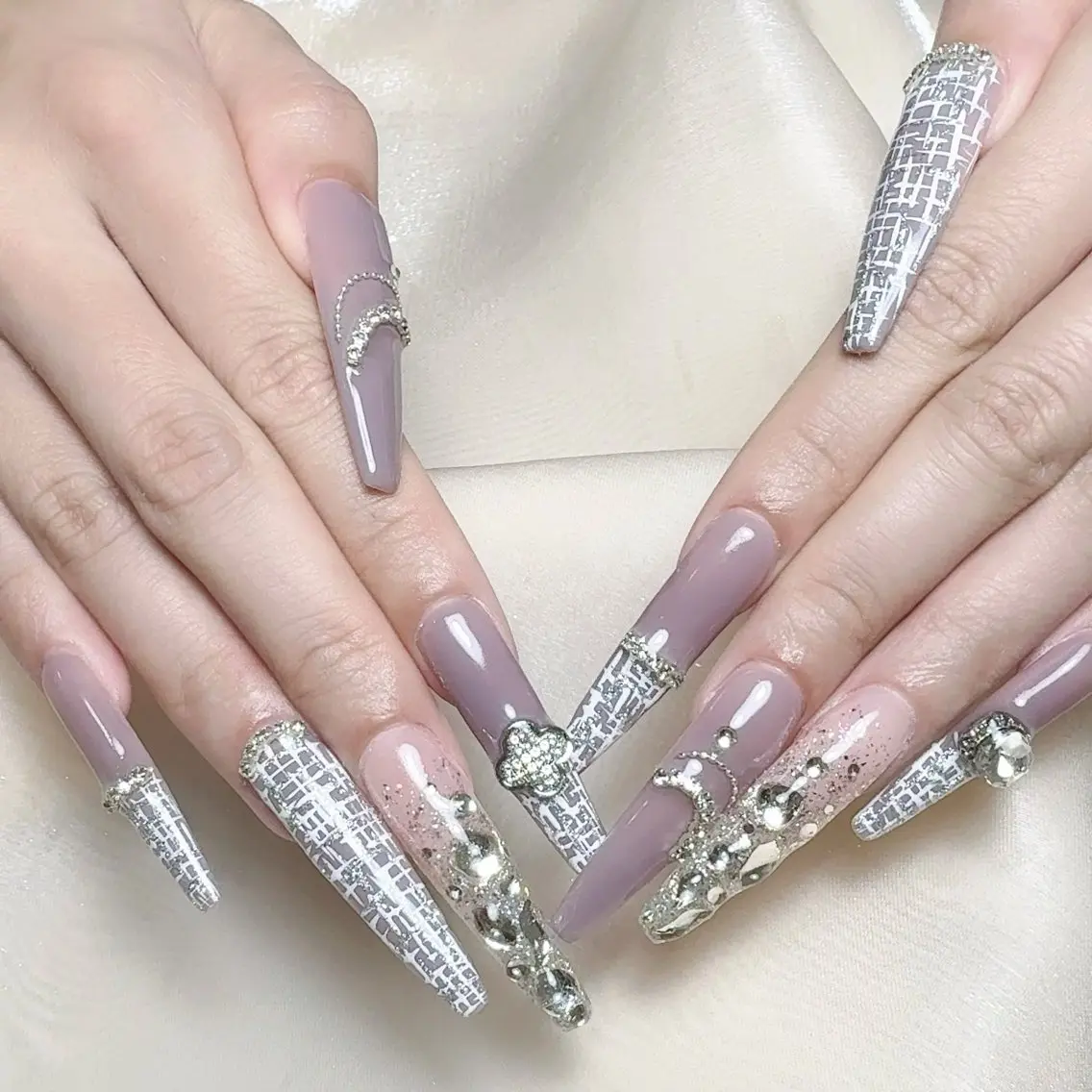 メンズ ネイル メンズ韓国風 アートネイル オーロラネイル ガーリー キラキラネイル ハンドネイル Nail salon 木にいるのネイルデザイン