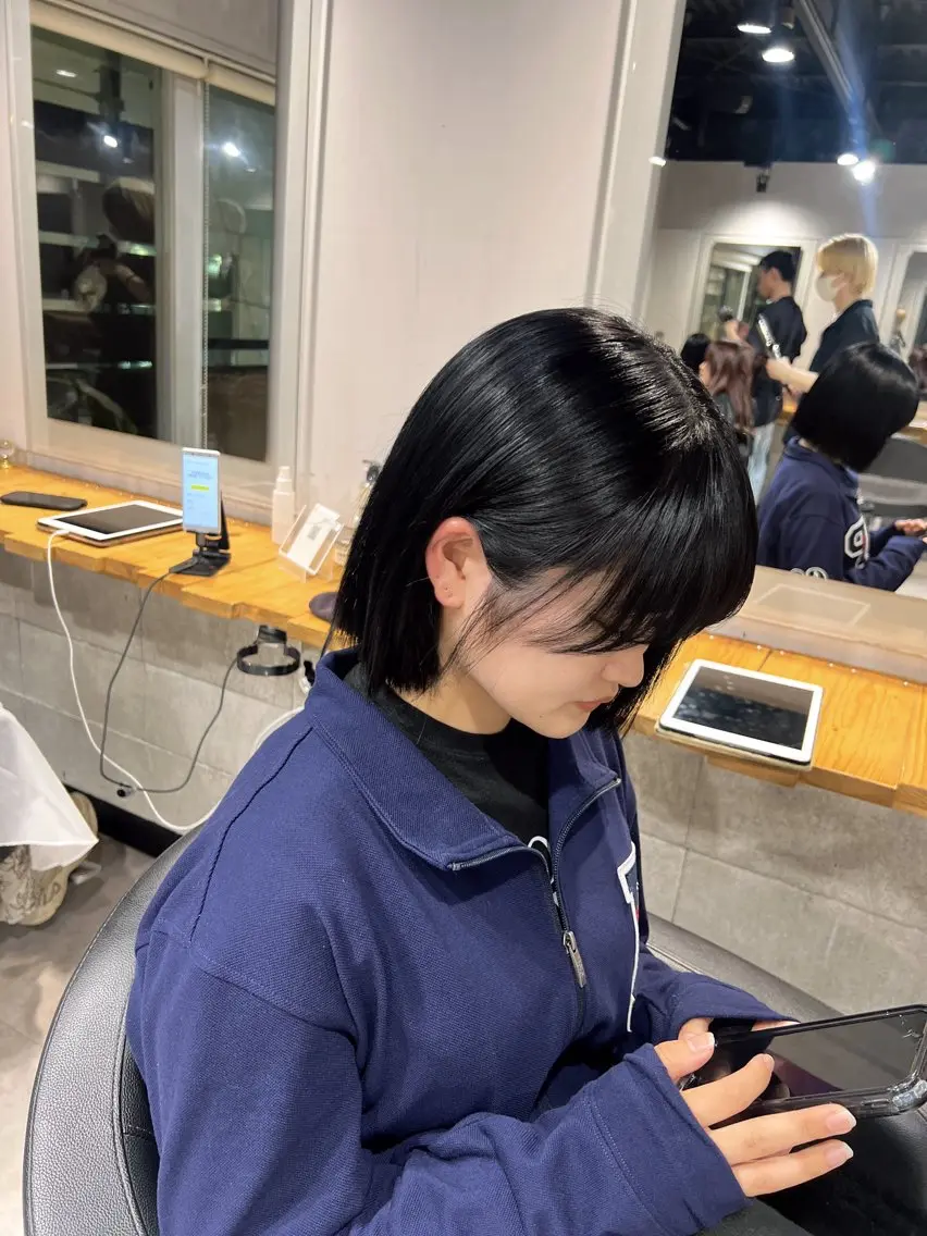 ショート カラー ヘアカラー NANAMI🩵 大人可愛い韓国ヘアのヘアスタイル