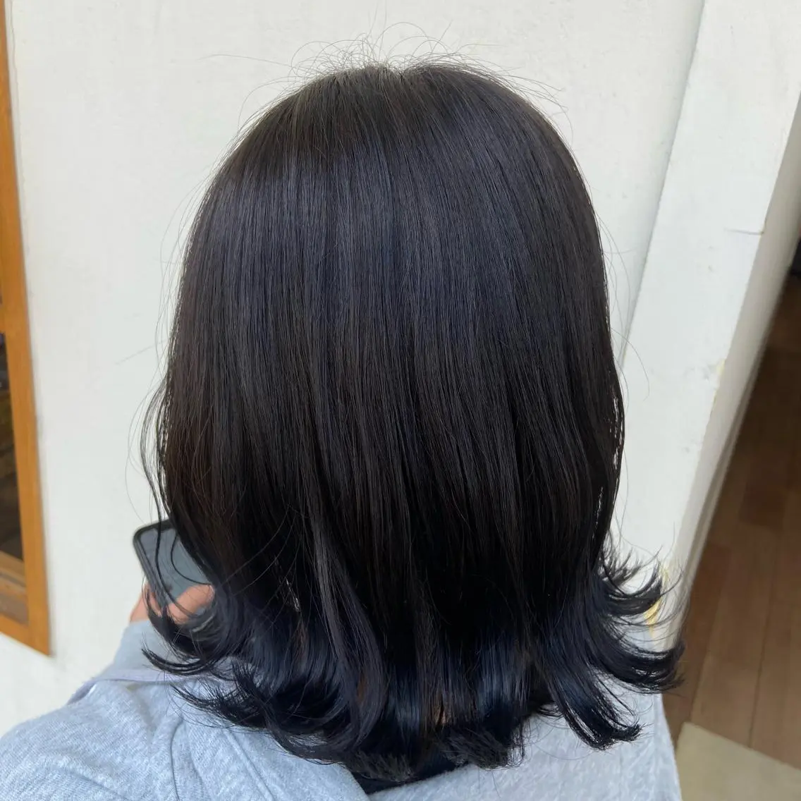 ミディアム カラー 黒髪 ブルーカラー ブルーブラック カット トリートメント 清原 里菜のヘアスタイル