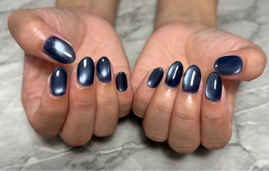 ネイル マグネットネイル ネイビー ハンドネイル neine nailのネイルデザイン