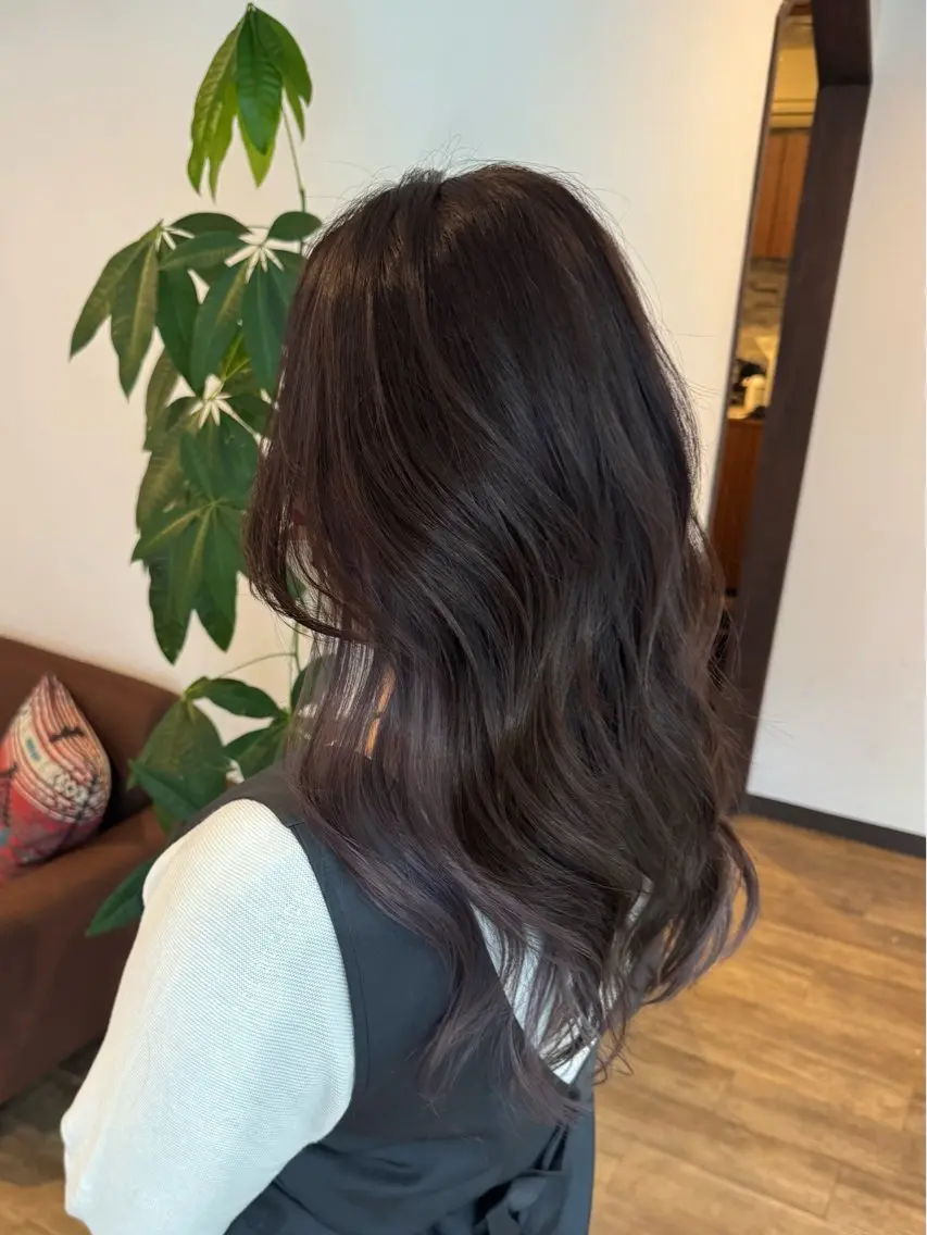 セミロング カラー インナーカラー ラベンダーカラー カット ヘアカラー トリートメント 透明感/ハイライト 🌺MOMOKAのヘアスタイル