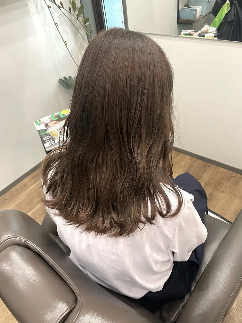 カラー ベージュカラー ブリーチ 透明感カラー ブリーチなしカラー 矢作 望乃香のヘアスタイル