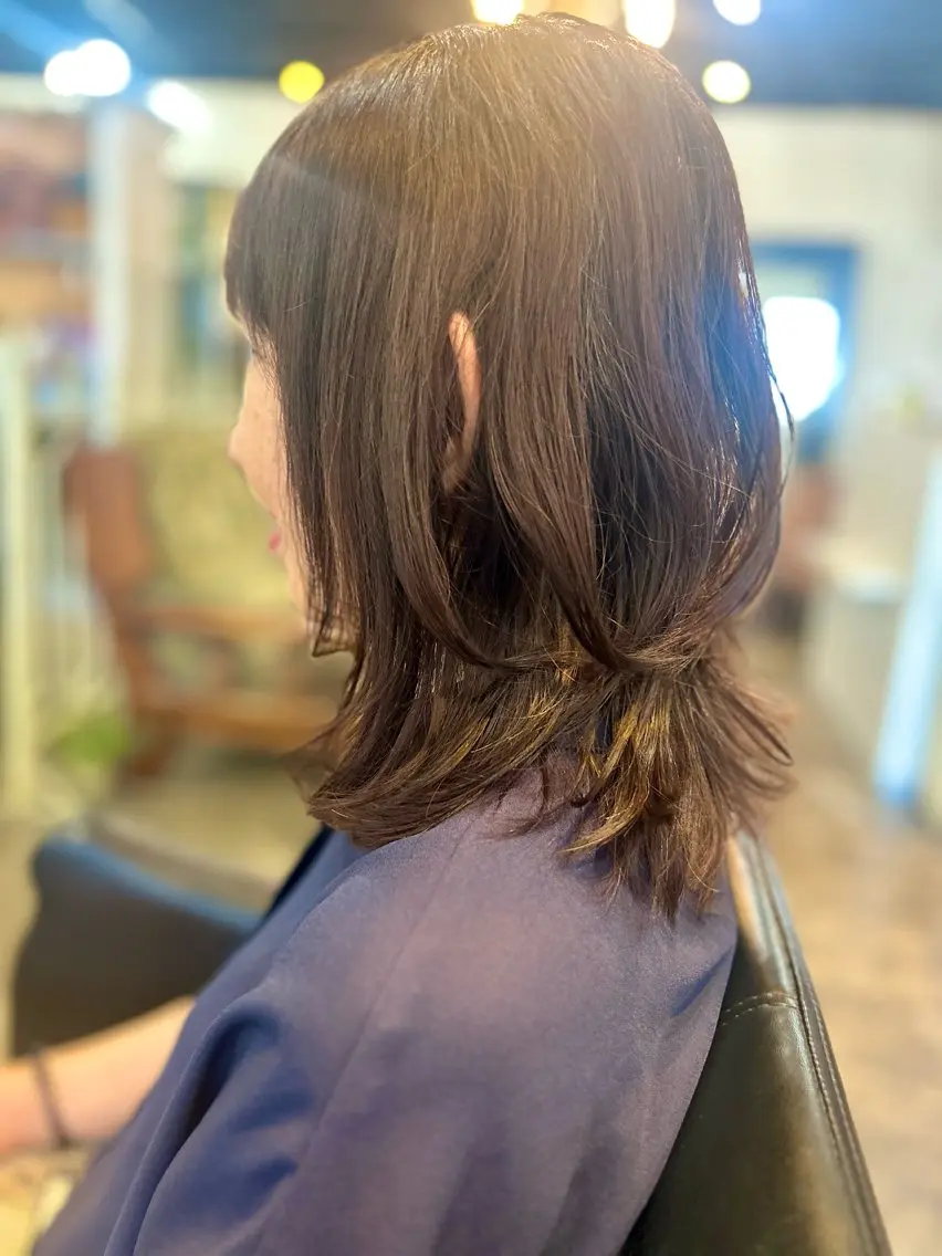 セミロング カット Julia🖤 縮毛矯正🌬️🩵のヘアスタイル