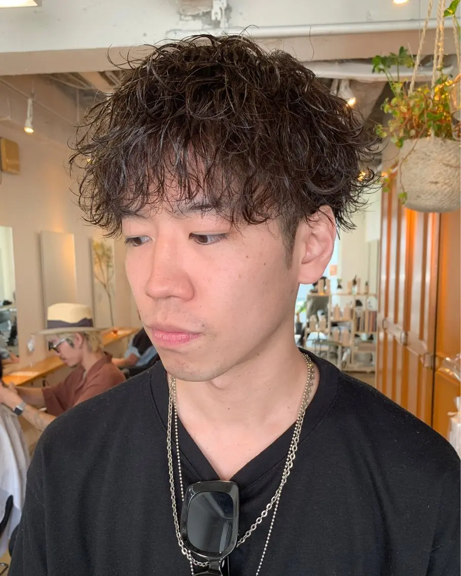 ショート パーマ メンズ グランジヘア 無造作ヘアHYUGAのヘアスタイル