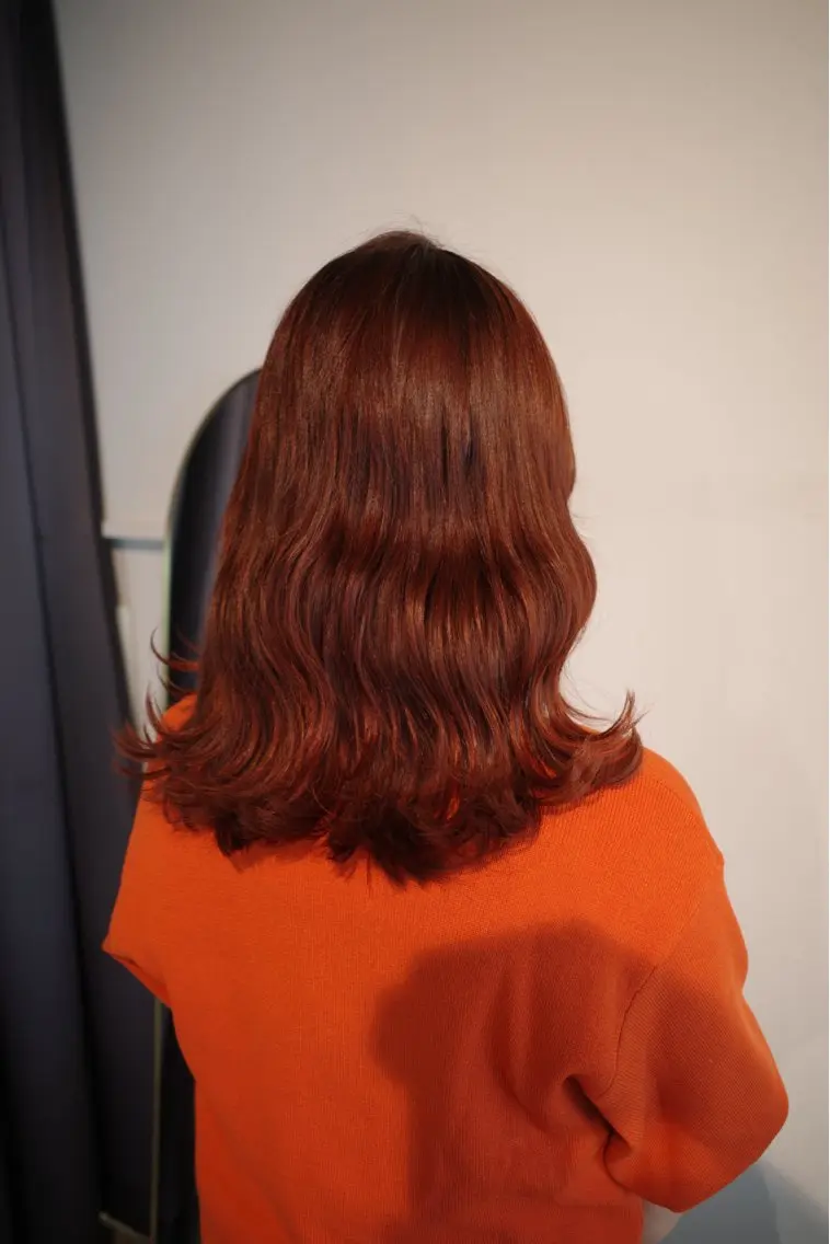 セミロング カラー オレンジ カット ヘアカラー 安藤 結花のヘアスタイル