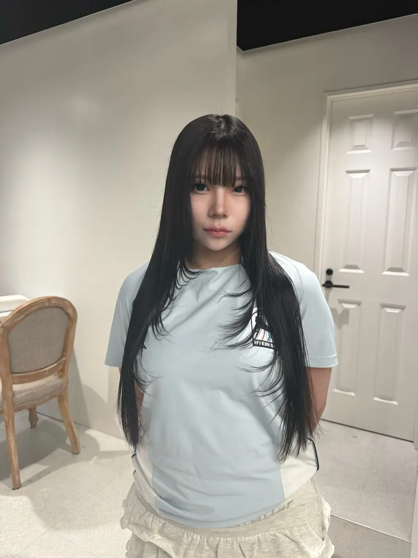 ロング クルミ/ 💕ワンホンネイルのネイルデザイン