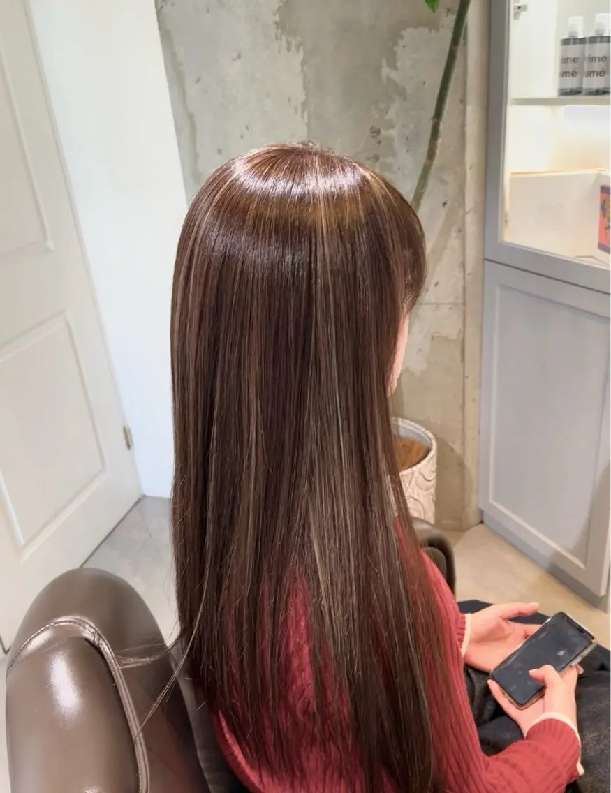 ロング ハイライト カット ヘアカラー トリートメント 早稲田 千尋のヘアスタイル
