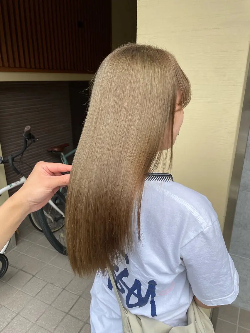 ロング カラー ブリーチ ハイトーンカラー 縮毛矯正 ヘアカラー トリートメント マツダ レンのヘアスタイル