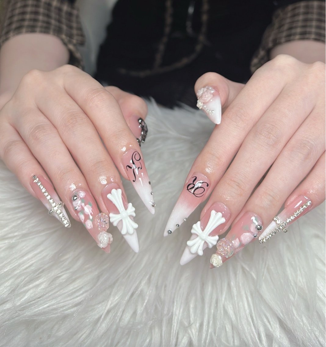 ネイル ハンドネイル Rosy Nail Galleryのネイルデザイン