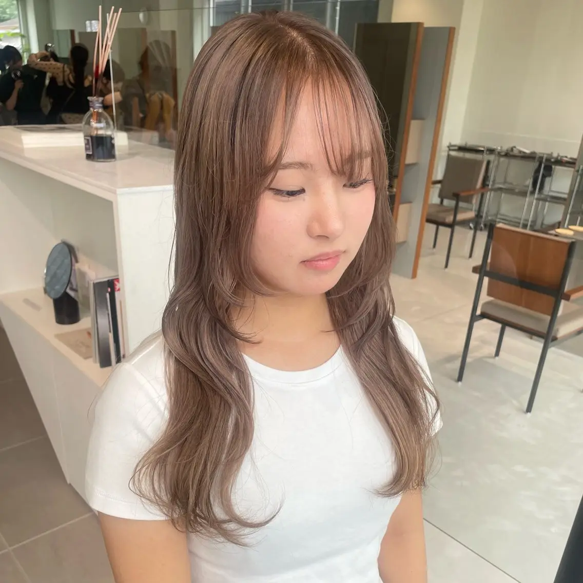 ロング カラー ベージュカラー ブリーチ 透明感カラー ダブルカラー ミルクティーベージュ ヘアカラー トリートメント 髪質改善カラー/ボブ 🌻Mutsumiのヘアスタイル